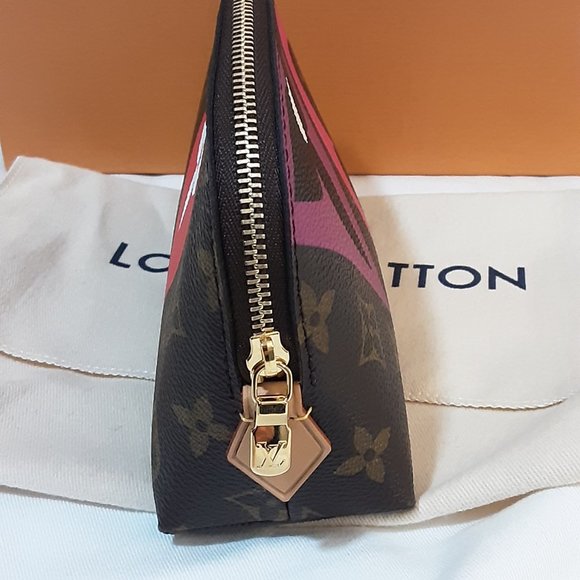 New Louis Vuitton Game On Cosmetic Pouch Dustbag Box Receipt Limited Edition - Picture 3 of 7